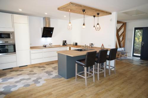 kuhinja, BluGarden Ferienapartments im Spreewald in Neuendorf