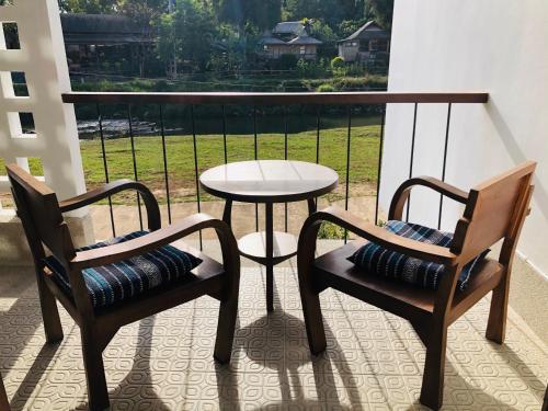 Balcony/terrace, Canary Guesthouse in Pai Riverside