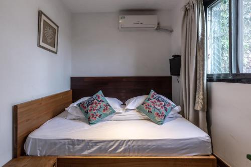 Standard Double Room image 2