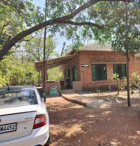 Jungle home stay in Devrukh