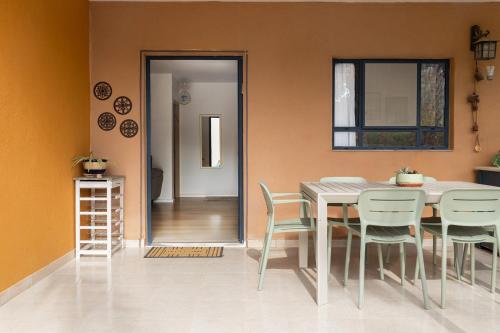 شرفة/ تراس, פנינה בחצבה in Hatzeva