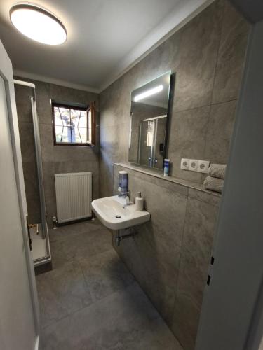 Spacious Room in Modern Flat, Innsbruck (foto 5)