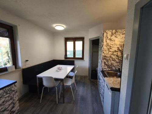 Spacious Room in Modern Flat, Innsbruck (foto 9)