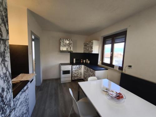 Spacious Room in Modern Flat, Innsbruck (foto 10)
