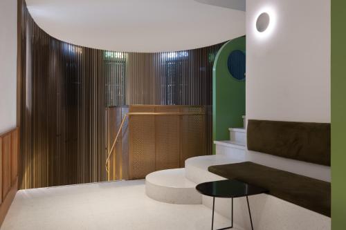 Létesítmények, Listen to the 19th century German castle hotel near Yu-kert