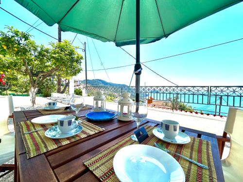 BlueSunnyParadise BlueSunnyParadise