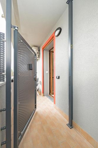 Entrance, A5 Girasole - Rho Fiera MPX - Three-room Double Amenities in Cesate