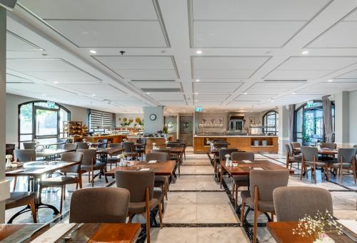 Étterem, Edmond Rosh Pina in Rosh Pina