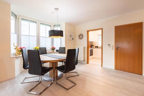 Apartment with Terrace image 4