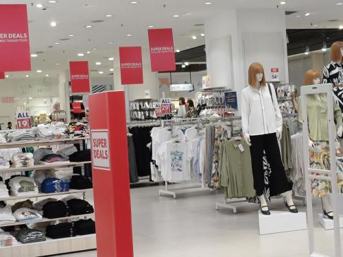 Faiza Service Suite Times Square - image 11