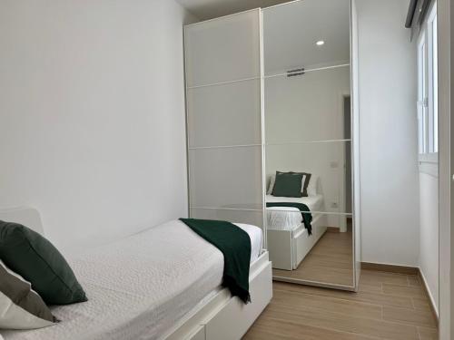 Blanco 35 by SunHousesCanarias