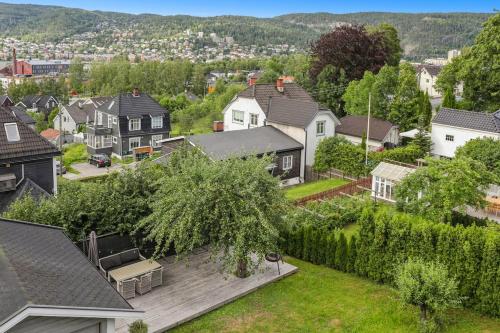 สภาพแวดล้อมโดยรอบ, Lys and fin loftsleilighet in แดรมเมน