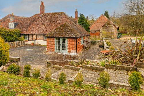 Hunts Cottage - Pet friendly - From £200 Per Night in Harpsden