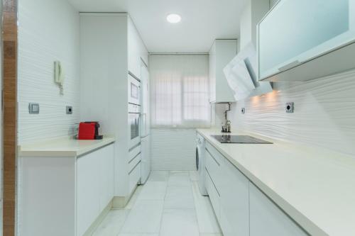 5 Rooms 4 baños Acceso Playa 2 Free Parking - main image