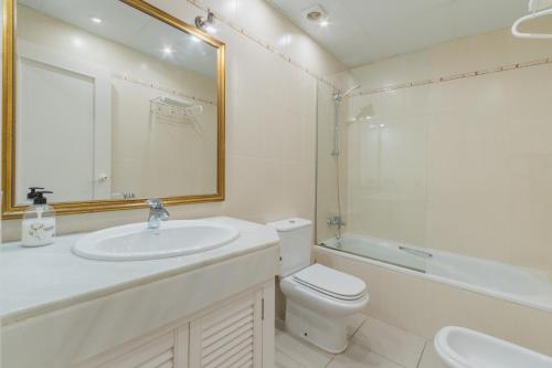 5 Rooms 4 baños Acceso Playa 2 Free Parking - image 7