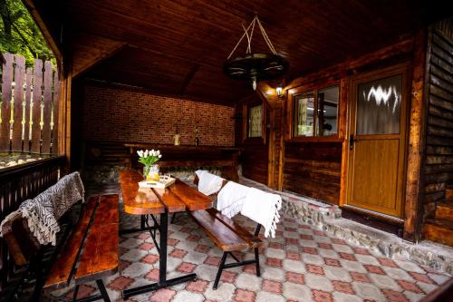 Wooden House Torocko-Rimetea in Buru