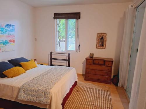 Six-Bedroom House image 10