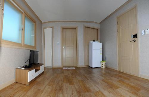 安東 The 1st Andong Hostel ホテル プール