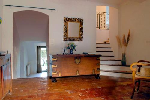 ทางเข้า, Authentique mas provençal avec piscine (Authentique mas provencal avec piscine) in โบมง-เดอ-เปอร์ตุย