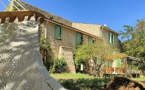 ทัศนียภาพภายนอกโรงแรม, Authentique mas provençal avec piscine (Authentique mas provencal avec piscine) in โบมง-เดอ-เปอร์ตุย