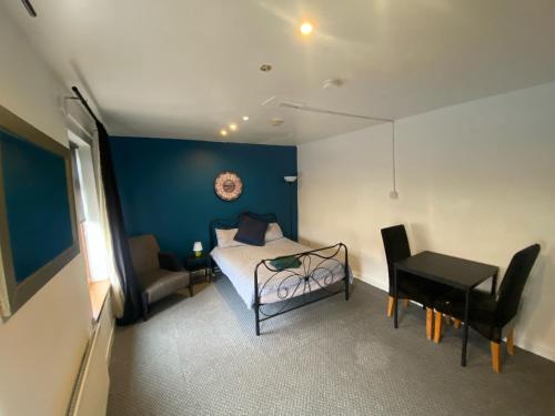 bnb81 in โอลด์พาร์ก