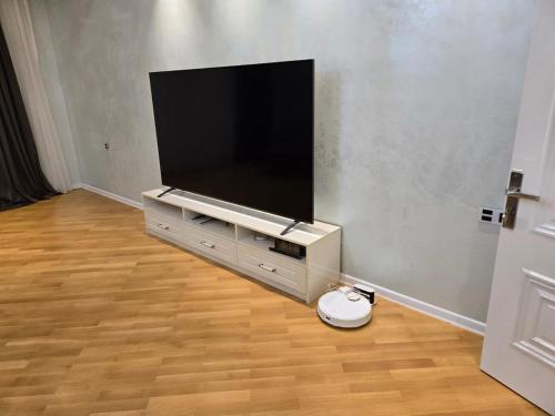 Trendy Renovated Downtown Gem Trendy Renovated Downtown Gem