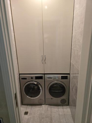 Trendy Renovated Downtown Gem Trendy Renovated Downtown Gem