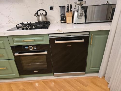 Trendy Renovated Downtown Gem Trendy Renovated Downtown Gem