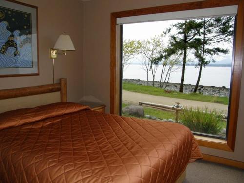 Tsa-Kwa-Luten Lodge photo