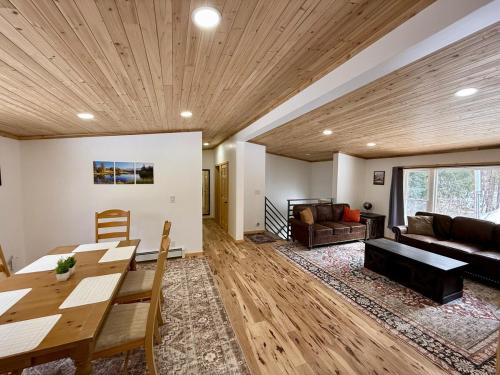 Forest Lake Haven Close to Lake George and Gore Mountain in วอร์เรนส์เบิร์ก (นิวยอร์ก)