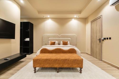 One-Bedroom Apartment image 4
