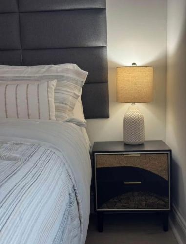 NEW Chic & Cozy 1BD Apartment Near East River, Minutes from Central Park, Nueva York (foto 10)