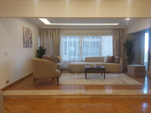 شقة راقية في الدقي على النيل