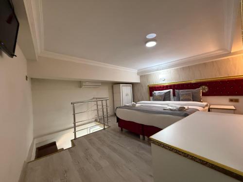 Deluxe Family Room room in Rhythm Hotel