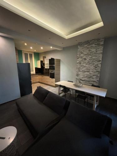 T2 cosy proche commodites in District 04