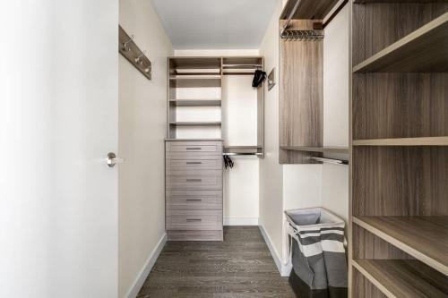 Executive Sky LUX - 2 BD 2BA Views Pool Patio & Gym, Calgary (fotografie 11)