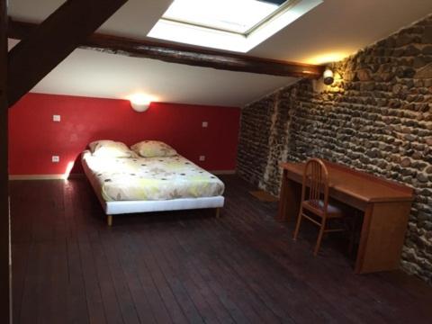 2 bedrooms, 4 beds