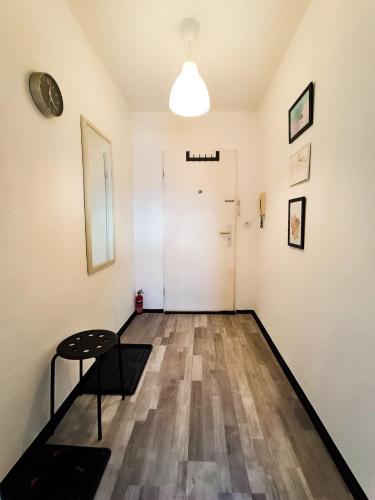 Schönes 2-Zimmer Apartment mit Balkon inklusive PKW Stellplatz (Schones 2-Zimmer Apartment mit Balkon inklusive PKW Stellplatz) in 利安貝格