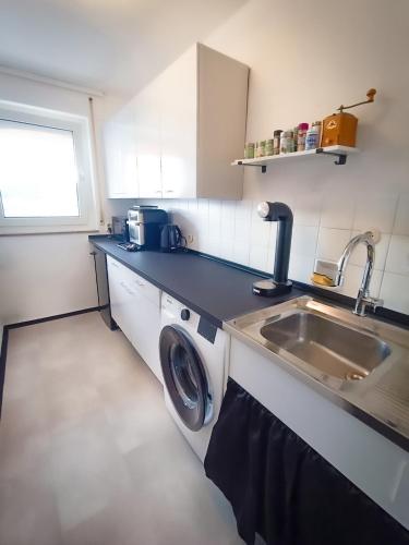 廚房, Schönes 2-Zimmer Apartment mit Balkon inklusive PKW Stellplatz (Schones 2-Zimmer Apartment mit Balkon inklusive PKW Stellplatz) in 利安貝格