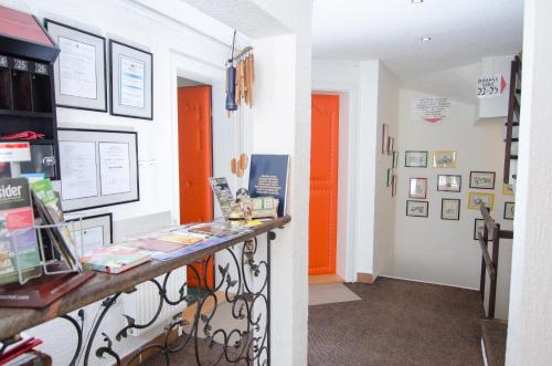 Halvat Guesthouse - image 12