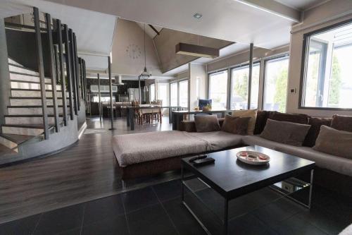 Guestroom, La Casa 300m2, 3-floor, AC, Billiards & Cinema in Lappeenranta