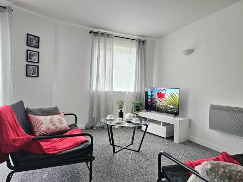 Spacious Two Bedroom Apartment with 2 En-suite Bathrooms