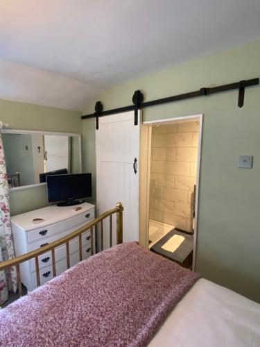 Chapel Cottage Clitheroe Road - image 14