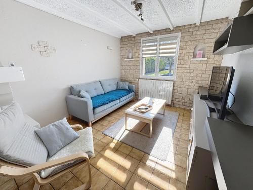 Koplietošanas atpūtas telpa ar TV, Gîte Cosy avec Jardin&Garage privé 10min de Reims (Gite Cosy avec Jardin&Garage prive 10min de Reims) in Saint-Brice-Courcelles