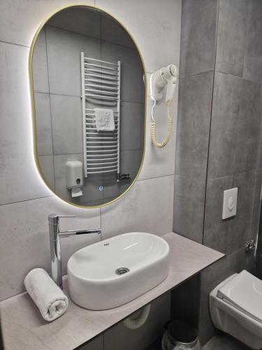 Hotel S - image 10