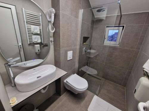 Hotel S