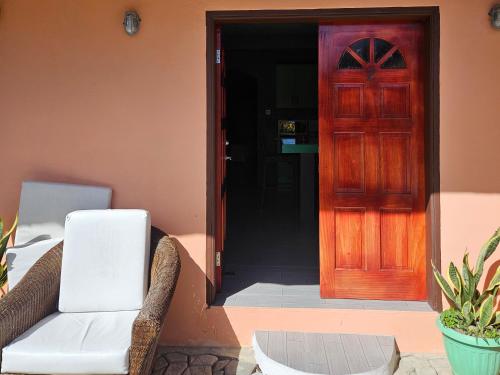 The Jungle Escape Apartment 02 in ฌาลูสล์