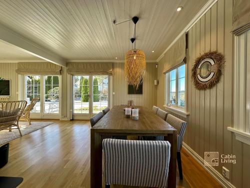 Villa in Kragerø with sea view, golf cart & RIB Villa in Kragerø with sea view, golf cart & RIB