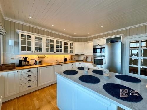 Villa in Kragerø with sea view, golf cart & RIB Villa in Kragerø with sea view, golf cart & RIB