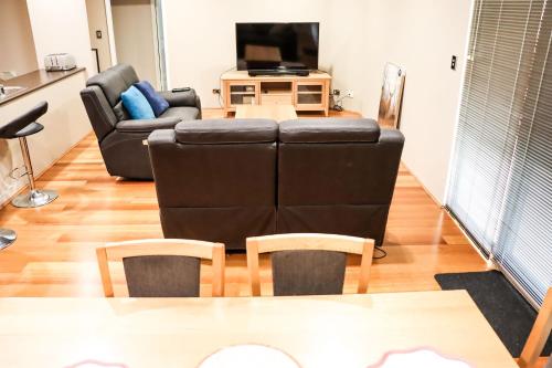 Közös társalgó / TV, Come dine with me at Jo in Baldivis